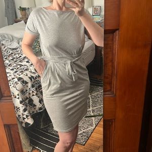 Crew neck jersey dress with pockets